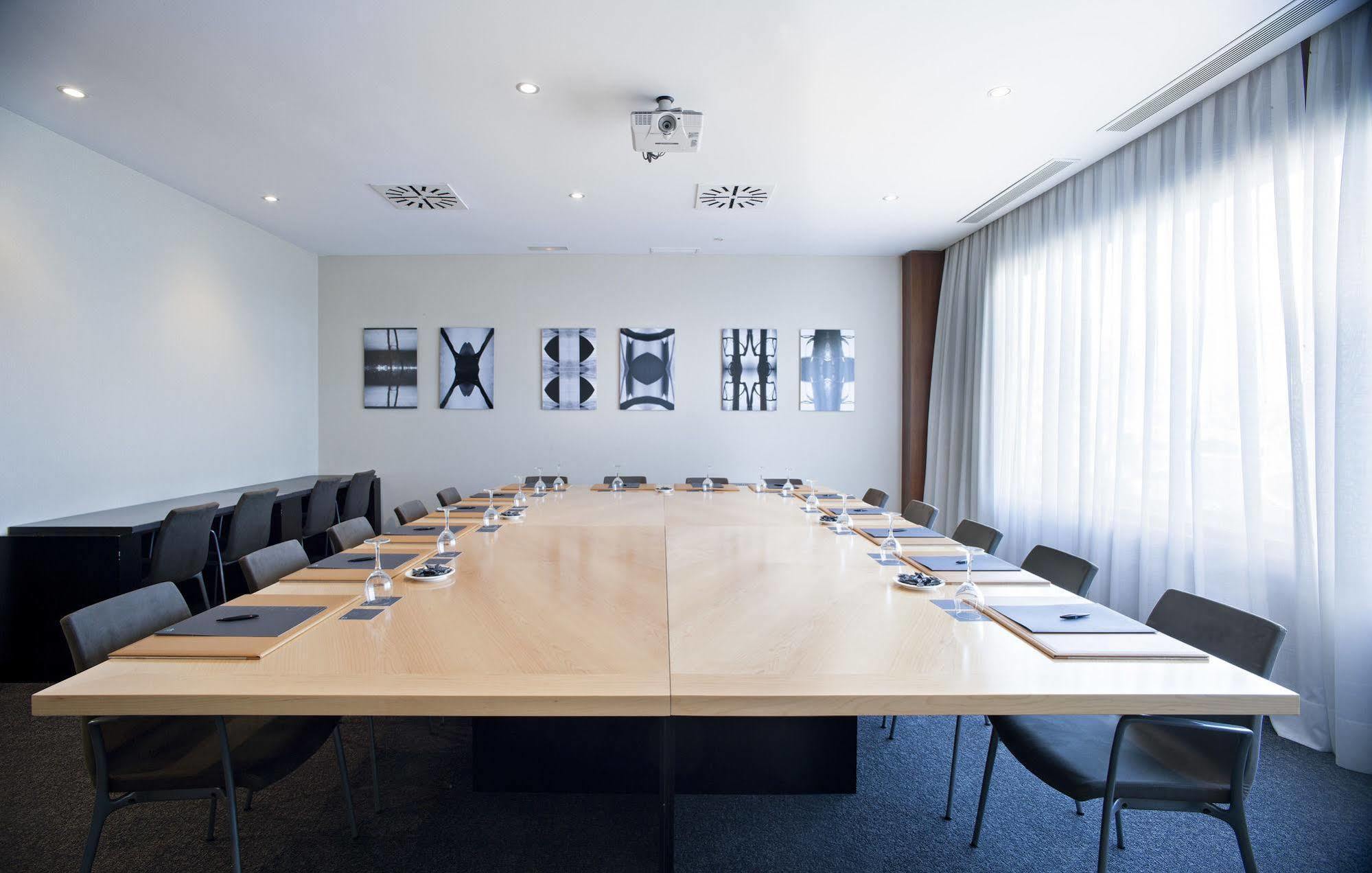 Ac Hotel Huelva By Marriott מראה חיצוני תמונה